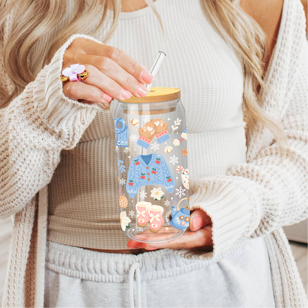 Gobelet Hiver Cosy – Pull Cerises & Écharpe