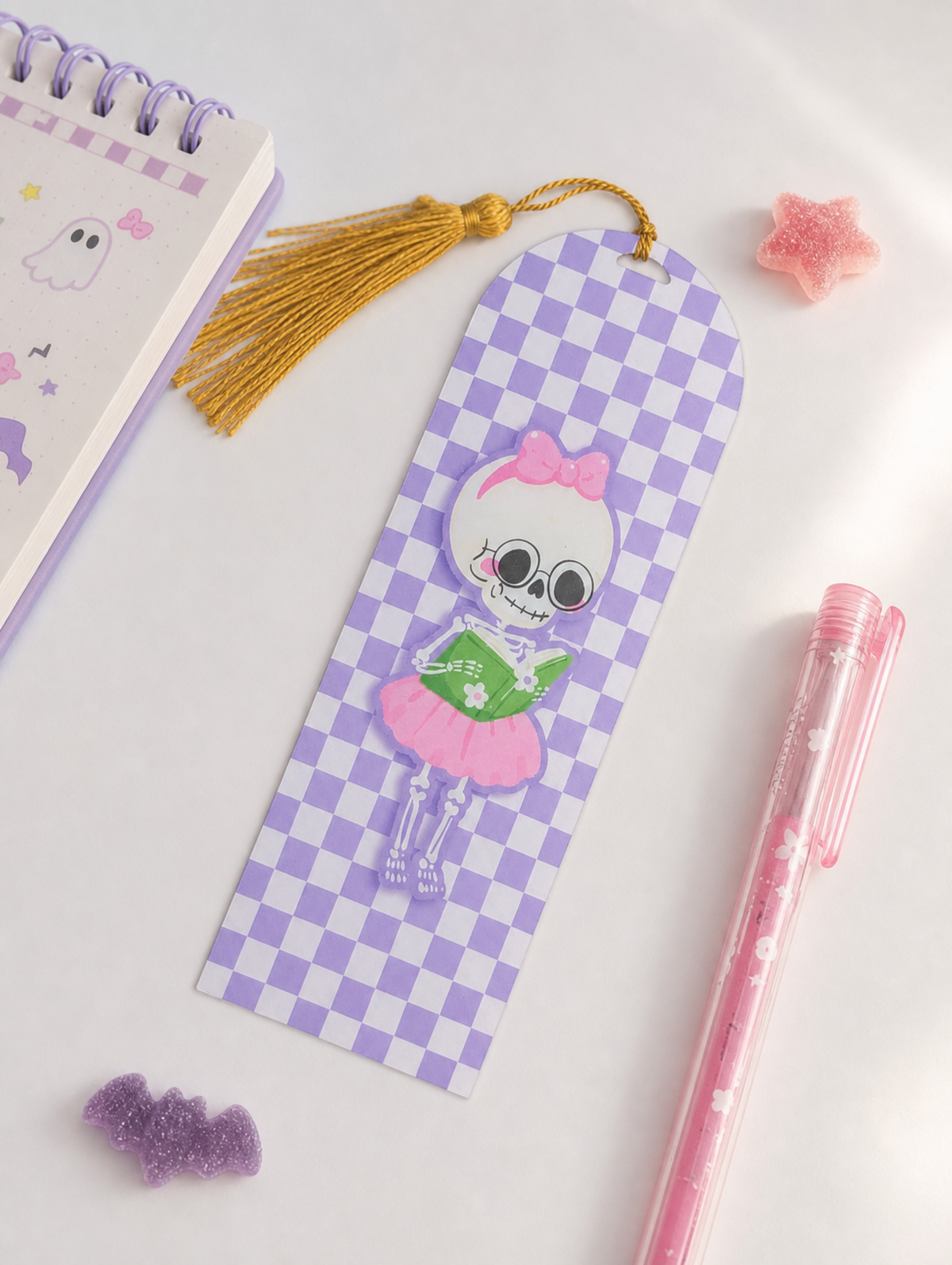 Marque-page Halloween Violet – Squelette Lectrice