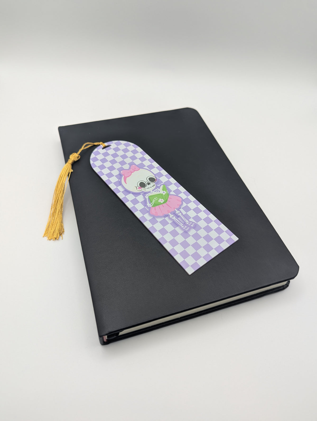 Marque-page Halloween Violet – Squelette Lectrice